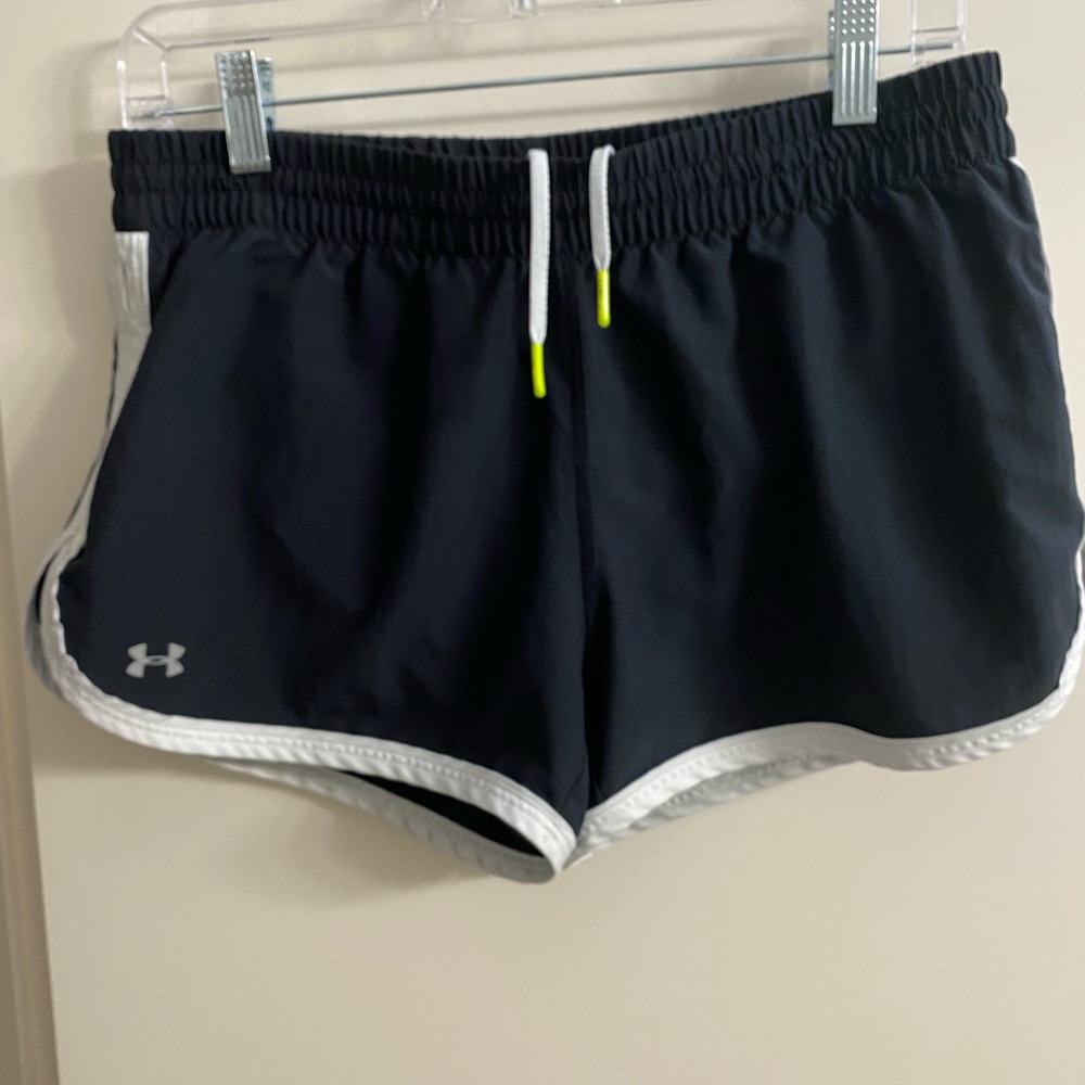 Under Armour Women's Fly-By Athletic Shorts with Built in‎ Brief Size S